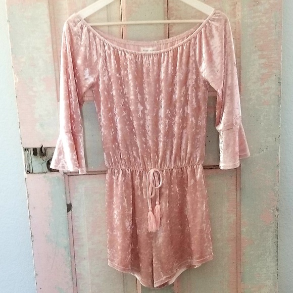 Honey Punch Pink Crushed Velvet Romper Small - Picture 2 of 7